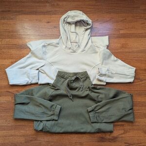 2 - Avalanche & The North Face |Sweatshirts | L